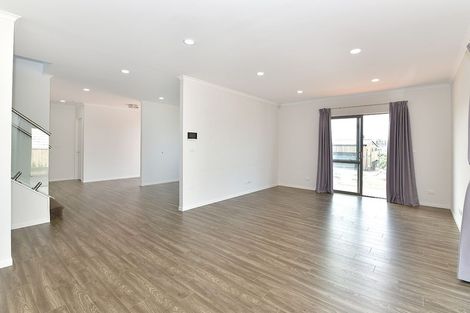 Photo of property in 19 Resolution Drive, Gulf Harbour, Whangaparaoa, 0930