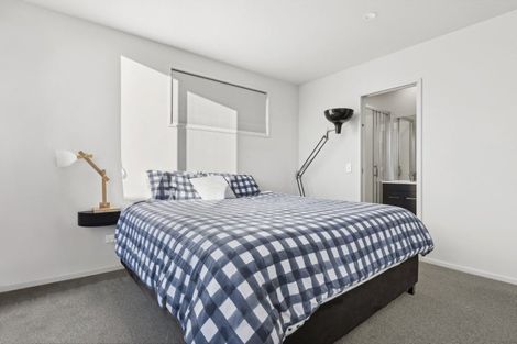 Photo of property in 2 Matakanui Lane, Wanaka, 9305