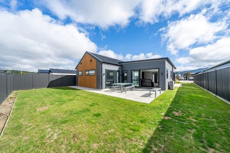 Photo of property in 15 Cynisca Crescent, Wallaceville, Upper Hutt, 5018