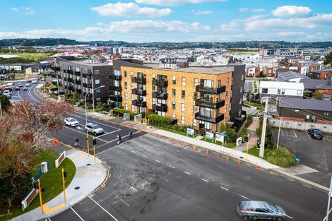 Photo of property in 107/2 Rauroa Lane, Hobsonville, Auckland, 0616