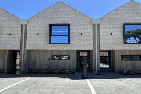 Photo of property in 2/894 Colombo Street, Christchurch Central, Christchurch, 8013