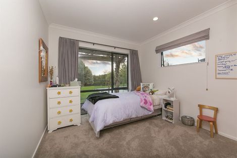 Photo of property in 210 Oraha Road, Kumeu, 0892