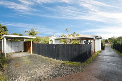 Photo of property in 2/27 Abbotleigh Avenue, Te Atatu Peninsula, Auckland, 0610