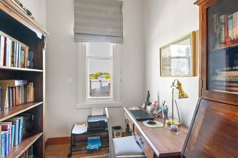 Photo of property in 150 High Street, Oxford, 7430