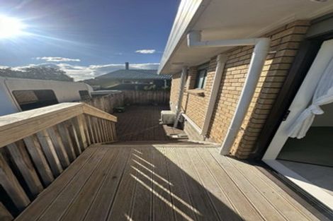 Photo of property in 3/4144 Great North Road, Glendene, Auckland, 0602