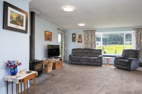 Photo of property in 1231 Queen Charlotte Drive, Linkwater, Picton, 7281