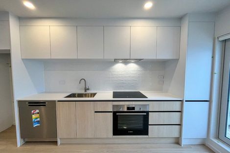 Photo of property in 13/9 Aeroview Drive, Beach Haven, Auckland, 0626