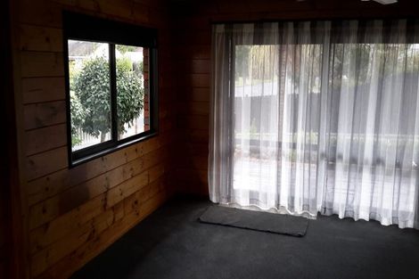 Photo of property in 1/70 Carnoustie Drive, Wattle Downs, Auckland, 2103