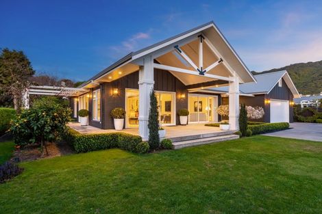 Photo of property in 35b Awanui Drive, Waikanae, 5036