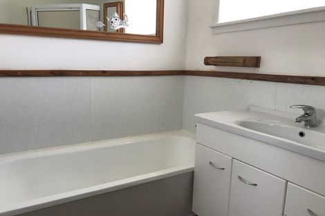 Photo of property in 37 Awanui Street, Merrilands, New Plymouth, 4312