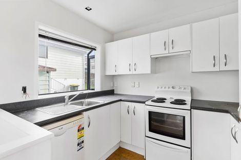 Photo of property in 18 Chislehurst Street, Henderson, Auckland, 0612