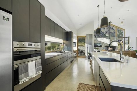Photo of property in 18 Falconer Rise, Jacks Point, Queenstown, 9371