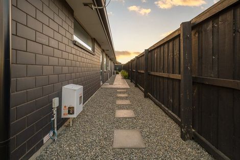 Photo of property in 33 Northmoor Boulevard, Rolleston, 7615