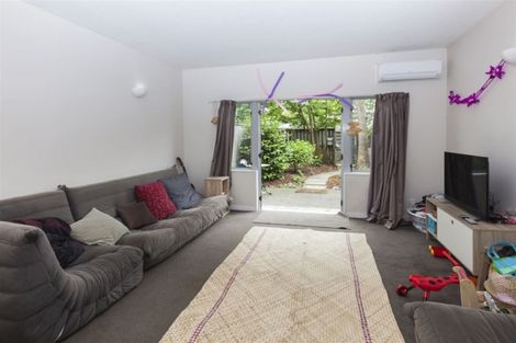 Photo of property in 2/4 Melrose Street, Christchurch Central, Christchurch, 8013