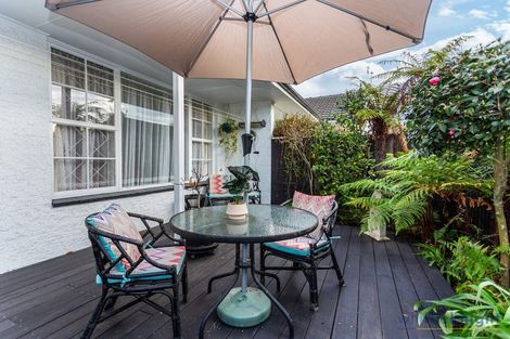 Photo of property in 11 Straven Road, Riccarton, Christchurch, 8011