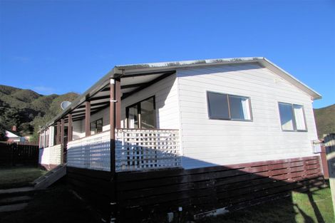 Photo of property in 95a Wilkie Crescent, Naenae, Lower Hutt, 5011
