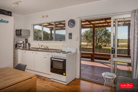 Photo of property in 31 Whangarei Heads Road, Onerahi, Whangarei, 0110