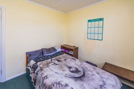 Photo of property in 20 Egmont Street, Castlecliff, Whanganui, 4501