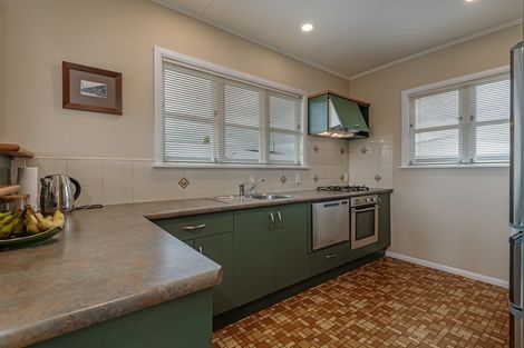 Photo of property in 4 Anzio Place, Awapuni, Palmerston North, 4412