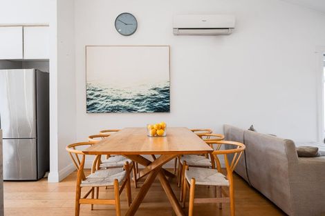 Photo of property in 9 Ocean View Road, Hillcrest, Auckland, 0627