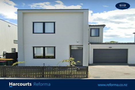 Photo of property in 24 Tapuwae Way, Mangere Bridge, Auckland, 2022