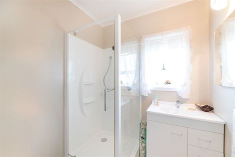 Photo of property in 676 Te Atatu Road, Te Atatu Peninsula, Auckland, 0610