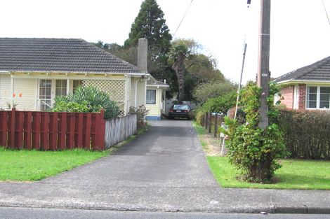 Photo of property in 56a Neil Avenue, Te Atatu Peninsula, Auckland, 0610