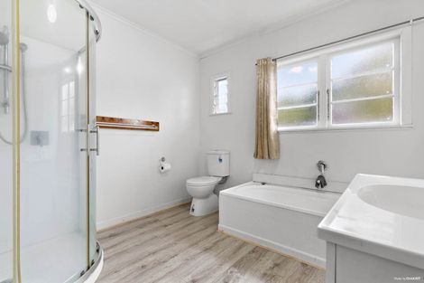 Photo of property in 1/53 Bruce Road, Glenfield, Auckland, 0629