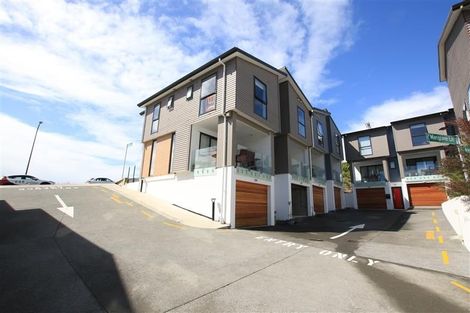 Photo of property in 2/10 Silver Moon Road, Albany Heights, Auckland, 0632