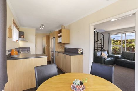 Photo of property in 6 Birdling Place, Halswell, Christchurch, 8025