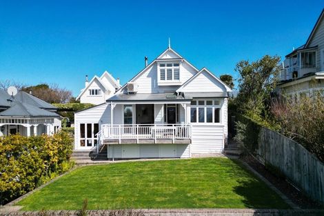 Photo of property in 13 Lincoln Road, Bluff Hill, Napier, 4110