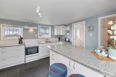 Photo of property in 32 Chamberlain Avenue, Amberley, 7481