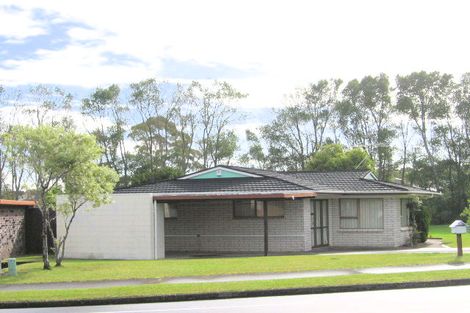Photo of property in 107 Prince Regent Drive, Half Moon Bay, Auckland, 2012