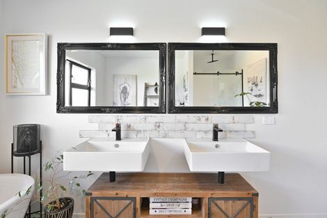 Photo of property in 6 Cape Grove, Haumoana, 4180