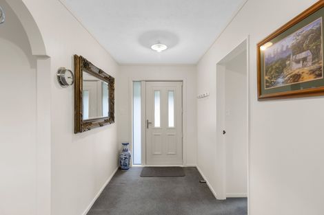 Photo of property in 9 Kapil Grove, Khandallah, Wellington, 6035