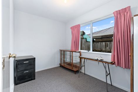 Photo of property in 2/139 Gilberthorpes Road, Hei Hei, Christchurch, 8042