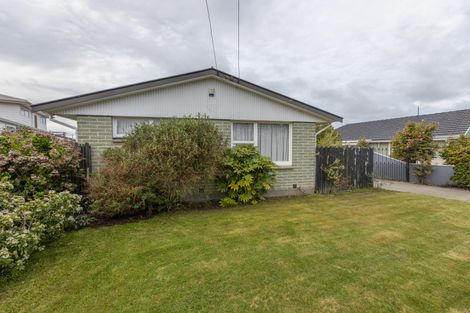 Photo of property in 45 Farquhars Road, Redwood, Christchurch, 8051
