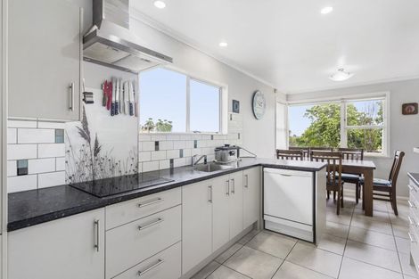Photo of property in 26 Roseanne Road, Manurewa, Auckland, 2102