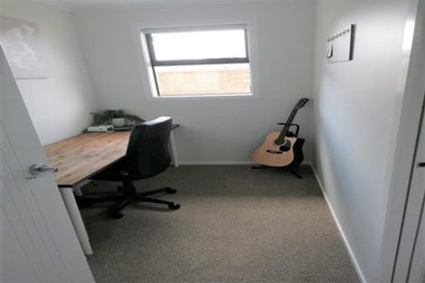 Photo of property in 90 Pakanga Grove, Pyes Pa, Tauranga, 3112