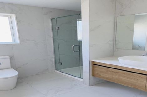 Photo of property in 125 Godfrey Drive, Orewa, 0931