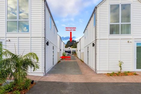 Photo of property in 4 Titoki Close, Matakana, 0985