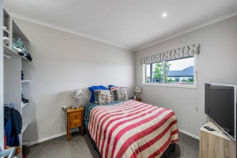 Photo of property in 11 Whitcombe Place, Darfield, 7571