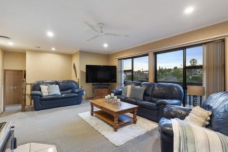 Photo of property in 54 Marina View Drive, West Harbour, Auckland, 0618