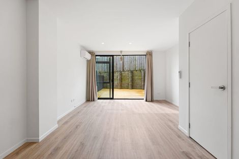 Photo of property in 10 Rara Lane, Manukau, Auckland, 2104