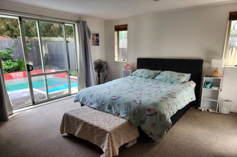 Photo of property in 16 Malin Place, Pinehill, Auckland, 0632