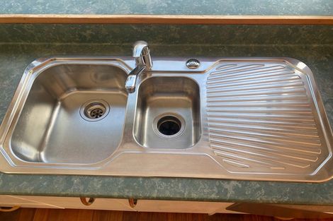 Photo of property in 21 Otakau Road, Milford, Auckland, 0620