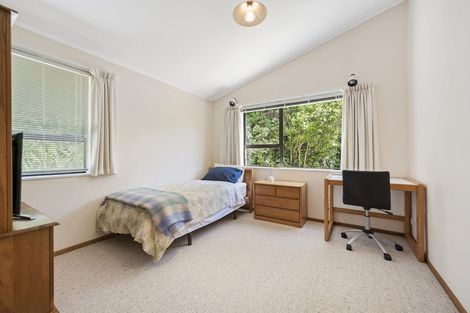 Photo of property in 16 Bushland Grove, Paparangi, Wellington, 6037