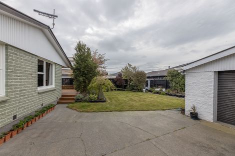 Photo of property in 45 Farquhars Road, Redwood, Christchurch, 8051
