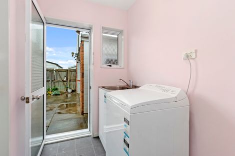 Photo of property in 2/139 Gilberthorpes Road, Hei Hei, Christchurch, 8042