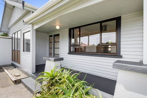 Photo of property in 11 French Street, Moturoa, New Plymouth, 4310